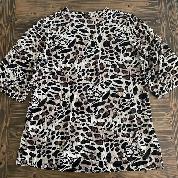 Women's Southern Breeze 2XL Beige Black Leopard Textured V-Neck Beach Cover Up - Picture 5 of 7